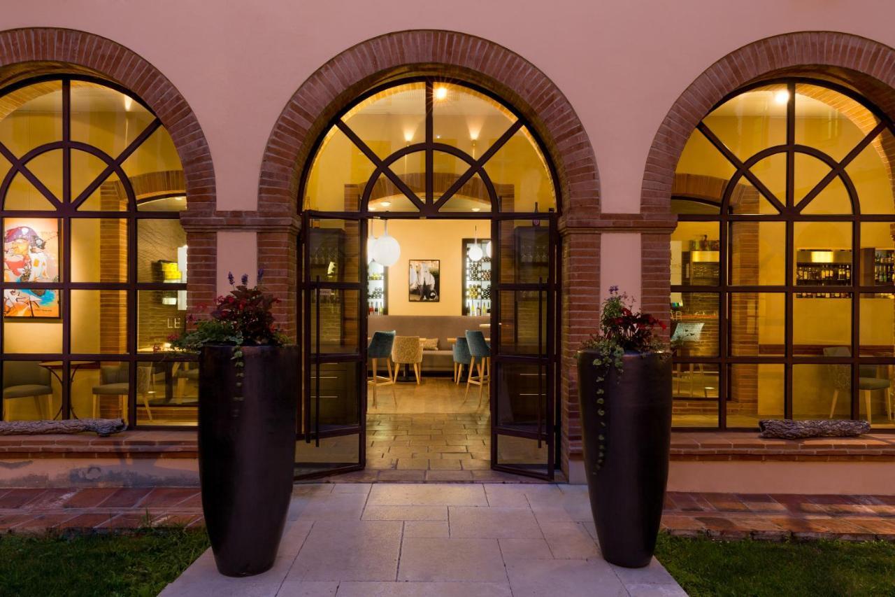 Abbaye Des Capucins Spa & Resort Монтобан Экстерьер фото